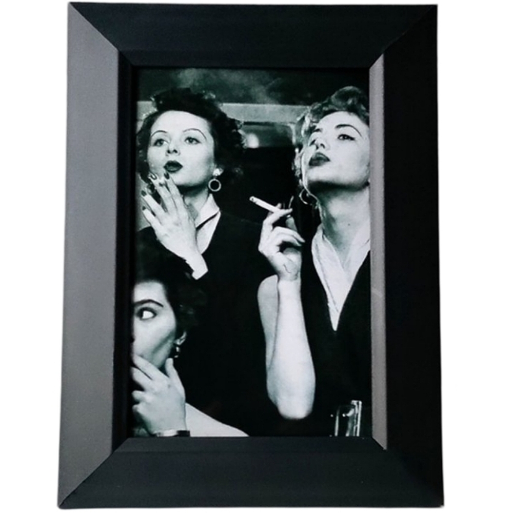 Gorgeous women Smokin late night out 60s 50s 70s ladies Trendy Beauty Make Up